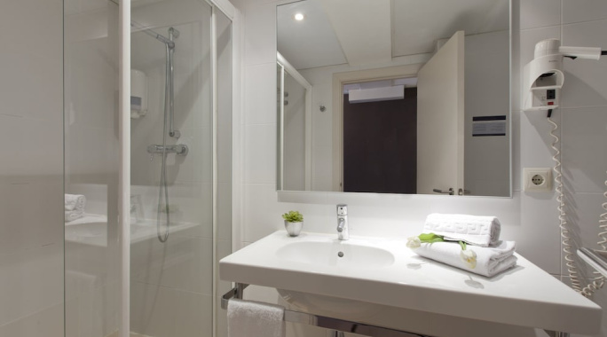 Hotel Sagrada Familia 3*, Séjour Espagne & ses îles, Barcelone et sa région par Ôvoyages Hotel Sagrada Familia 3*, Séjour Espagne & ses îles, Barcelone et sa région par Ôvoyages