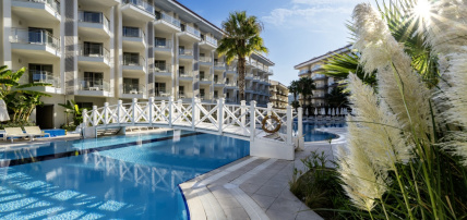 Hôtel & Suites Ramada by Wyndham Kusadasi 4*, Séjour Turquie, Izmir par Ôvoyages Hôtel & Suites Ramada by Wyndham Kusadasi 4*, Séjour Turquie, Izmir par Ôvoyages