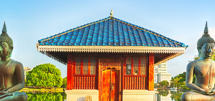 Circuit Balade Sri Lankaise en privatif 4* & dusitD2 Feydhoo Maldives 5* by Ôvoyages, Combiné Maldives par Ôvoyages Circuit Balade Sri Lankaise en privatif 4* & dusitD2 Feydhoo Maldives 5* by Ôvoyages, Combiné Maldives par Ôvoyages